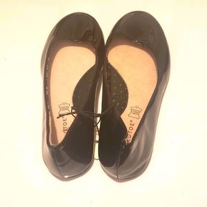 Gold Toe Ballet Dress Slippers